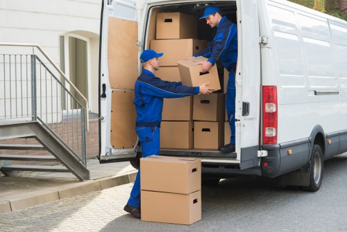 Explaining a moving service complaint with clear communication